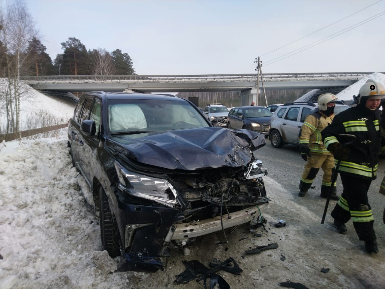 Пожарно-спасательное подразделение привлекалось на ликвидацию последствий  ДТП в г.Екатеринбурге - Оперативная информация - Главное управление МЧС  России по Свердловской области