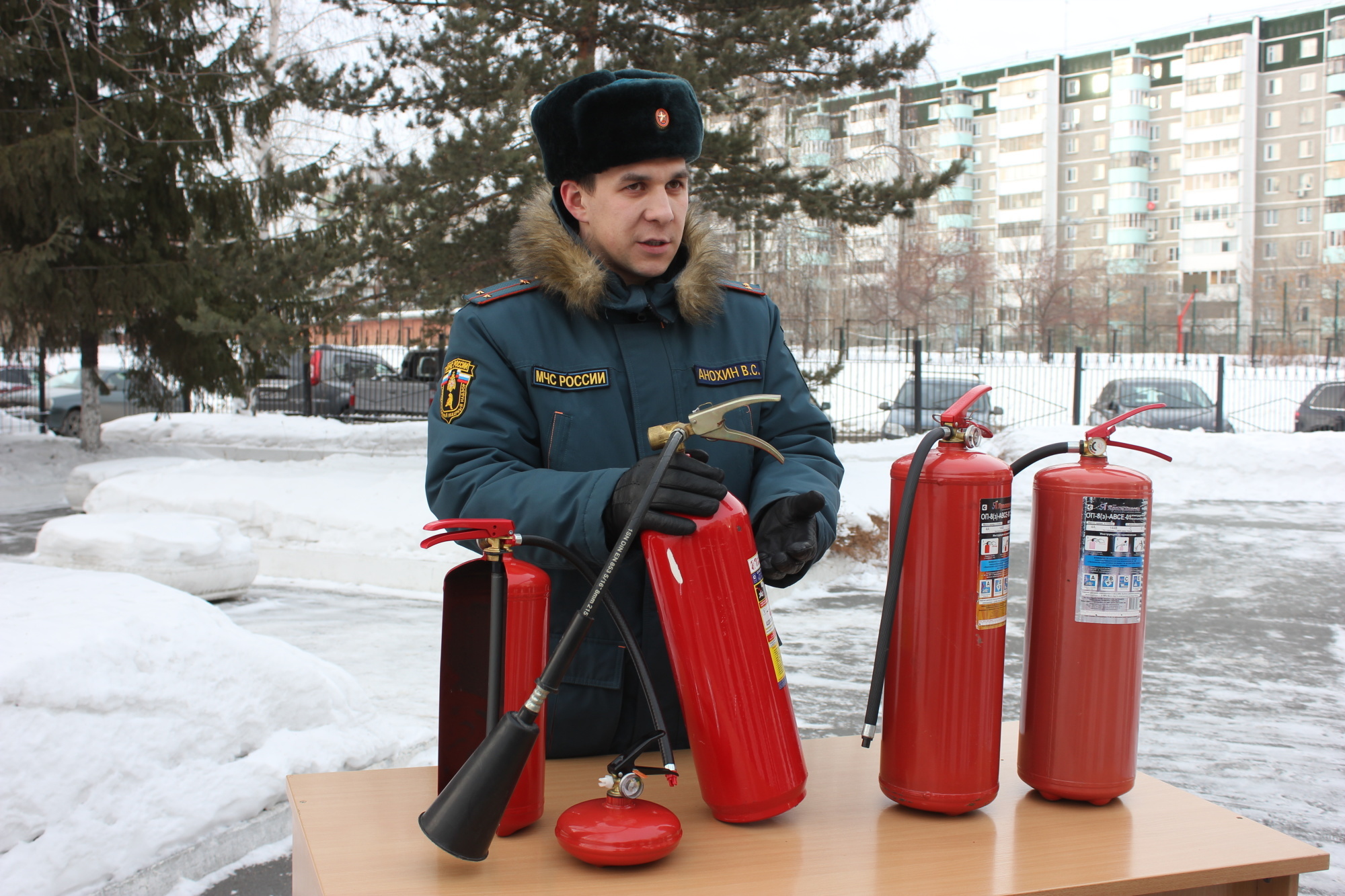 В День рождения огнетушителя огнеборцы провели ликбез по тушению огня  (ФОТО,ВИДЕО) - Новости - Главное управление МЧС России по Свердловской  области