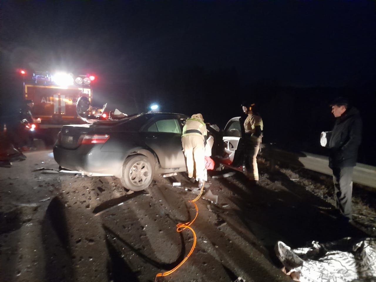 Пожарно-спасательное подразделение привлекалось на ликвидацию последствий  ДТП в Нижнесергинском муниципальном районе - Оперативная информация -  Главное управление МЧС России по Свердловской области