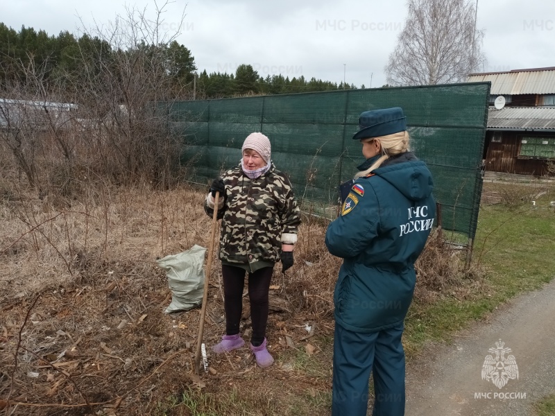 Инспектора госпожнадзора Свердловской области ежедневно выявляют нарушителей особого противопожарного режима