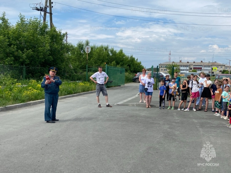 Юные свердловчане в детских лагерях отрабатывают эвакуацию при пожаре