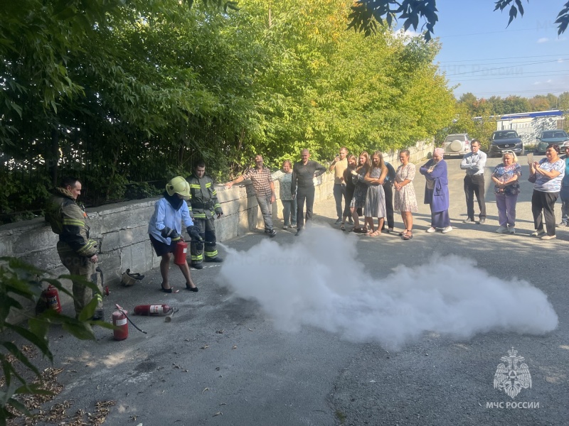 Огнеборцы Екатеринбурга отработали действия при пожаре в здании районного суда